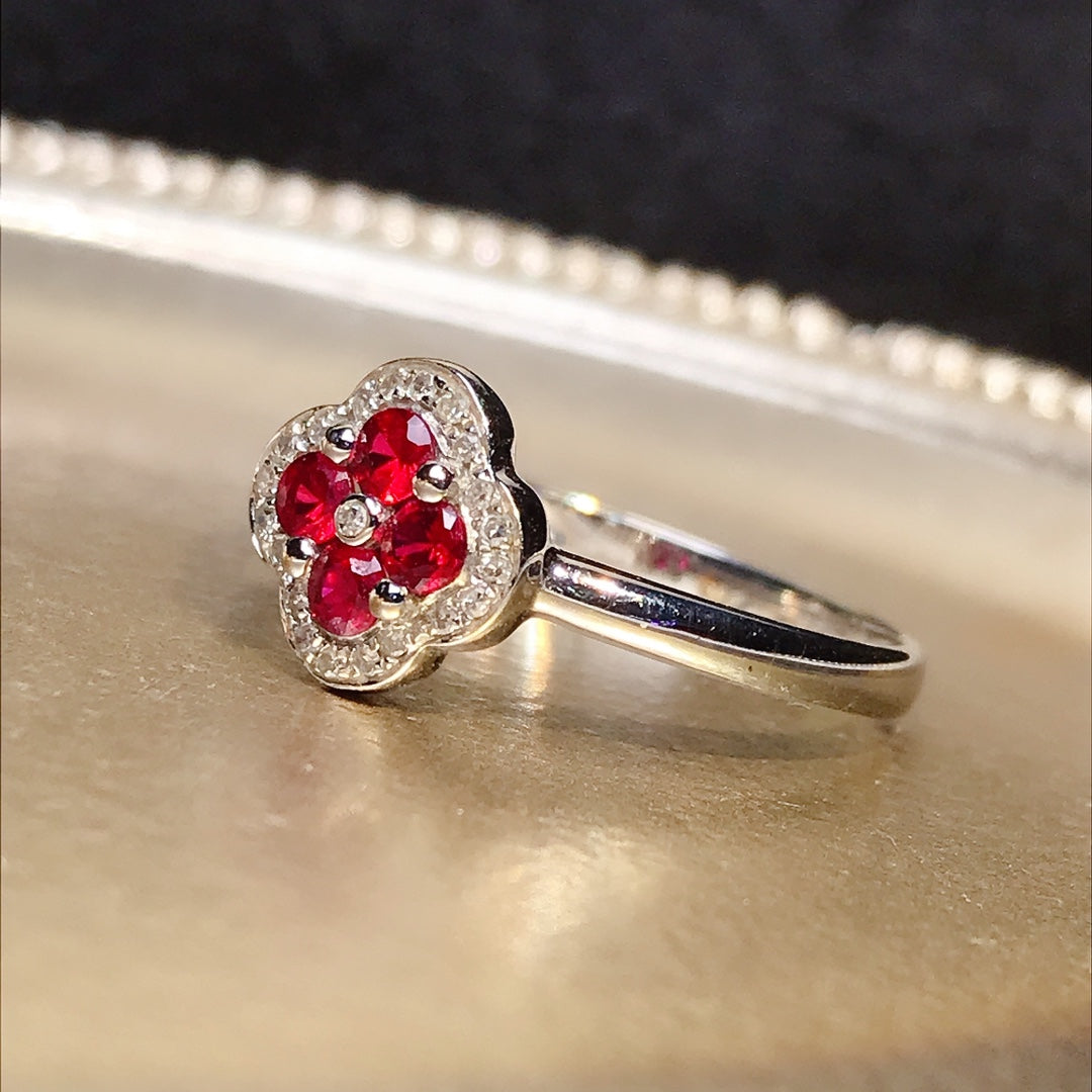 Hieno 18K Natural Ruby Sormus – pakollinen koru kauneuden ystäville