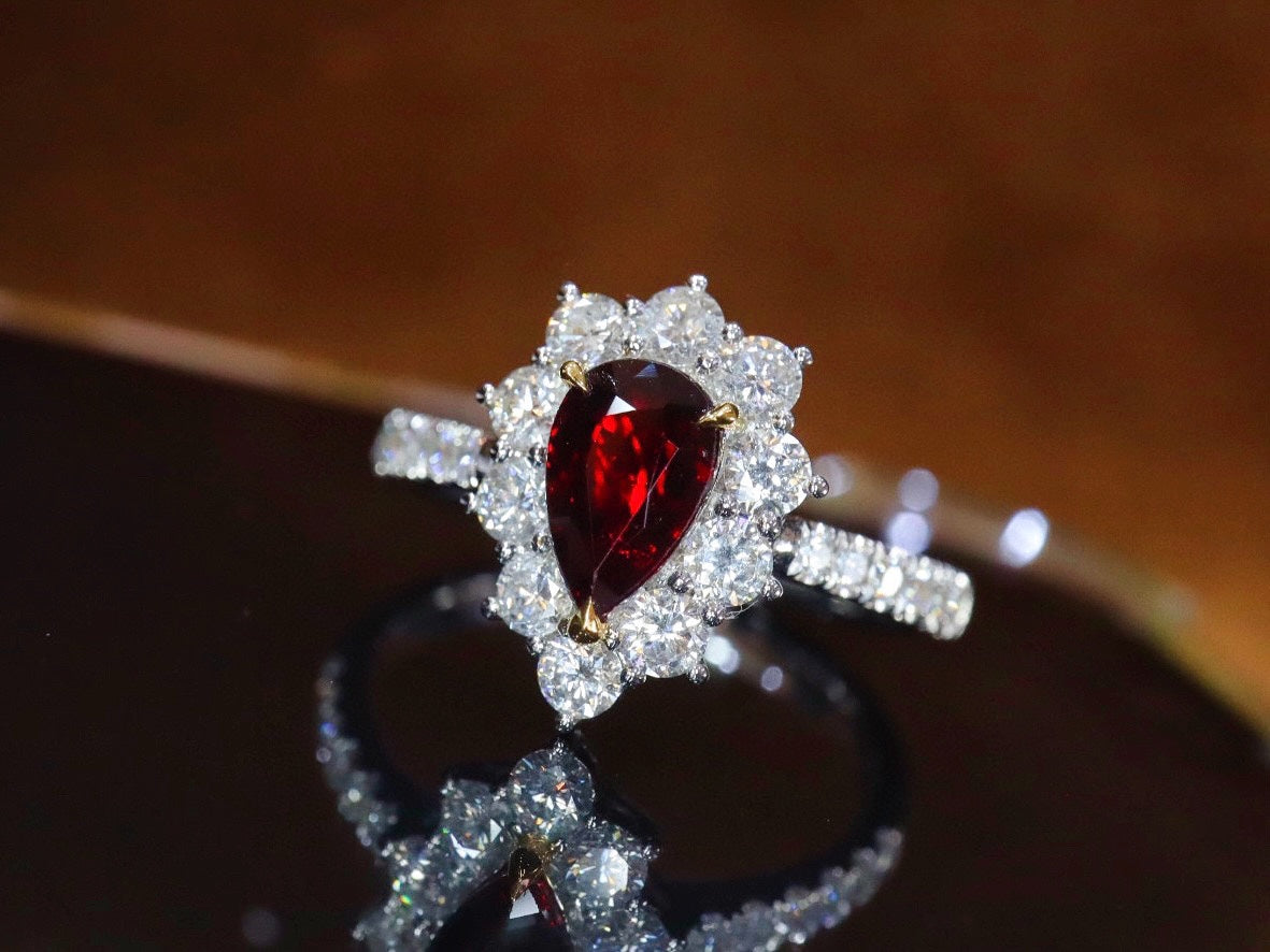 Exquisiter, ungewärmter Rubinring – taubenblutroter Schmuck