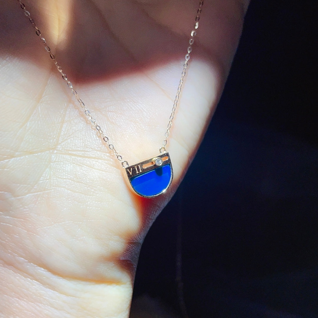 Pandantiv rafinat din aur de 18K încorporat cu chihlimbar albastru dominican - O bijuterie atemporală