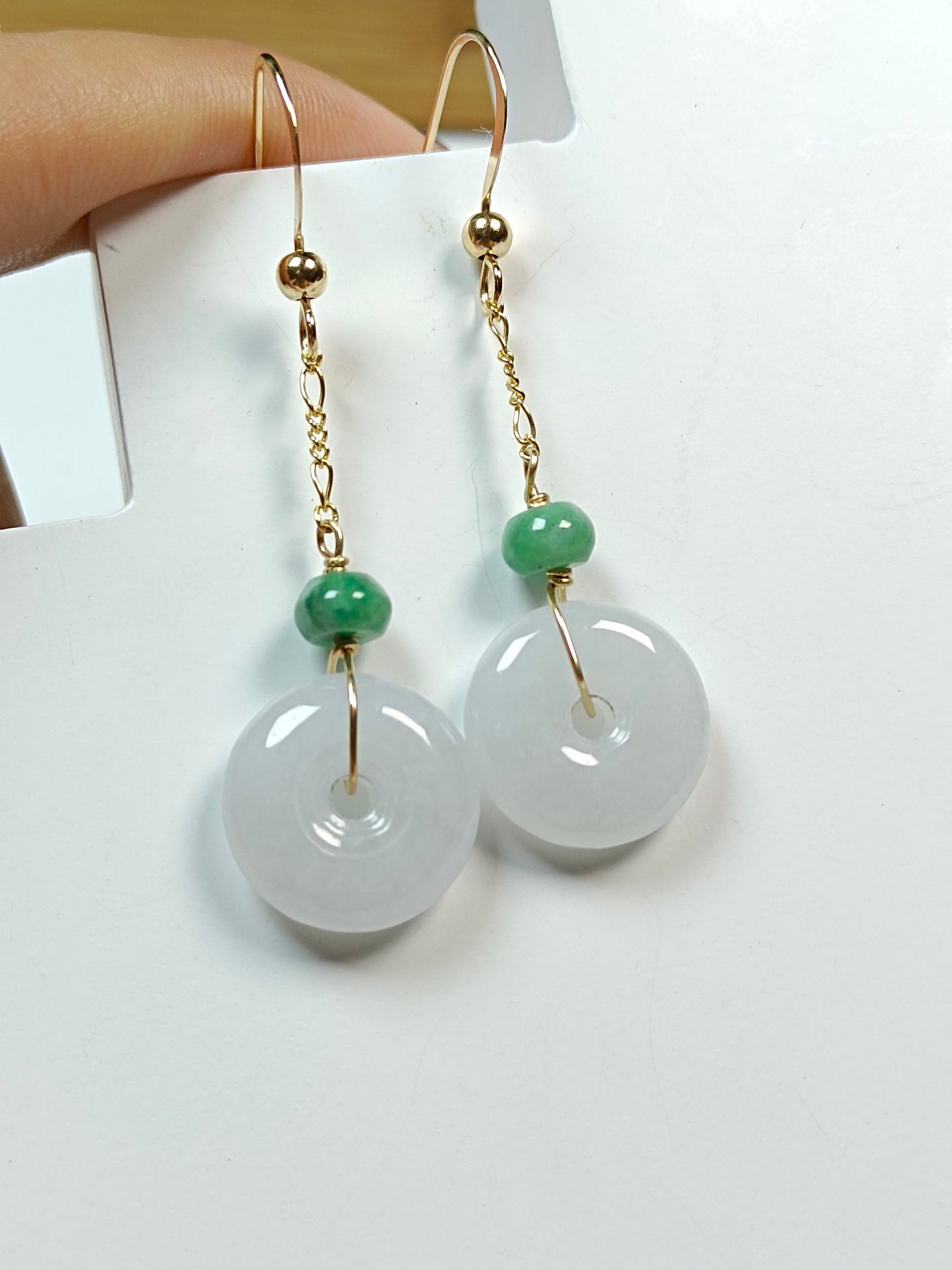 Elegante naturlig Jadeite Ping An Kou 14K gull øredobberkroker - Håndlagde smykker
