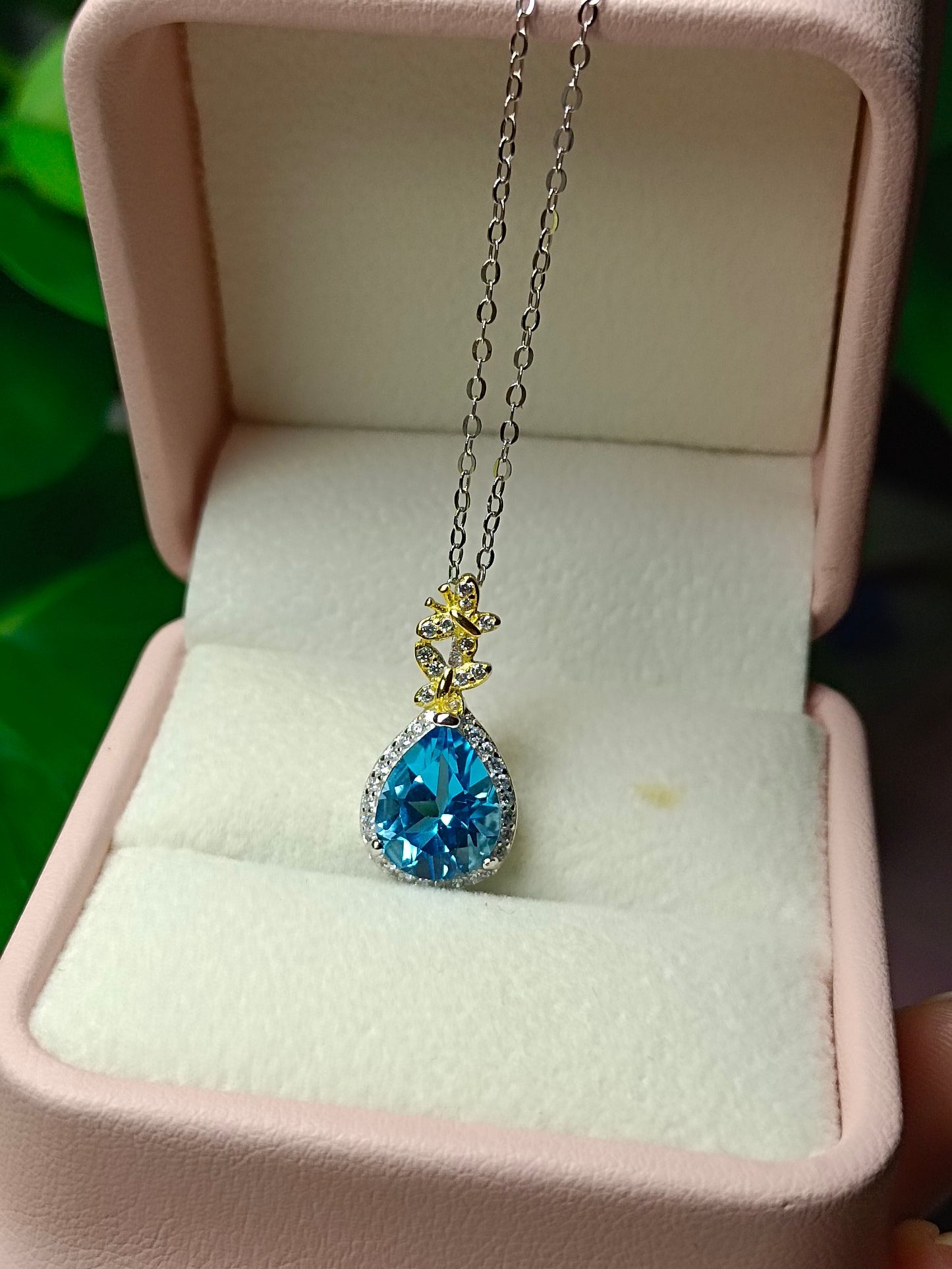 Elegant Natural Topaz Water Drop Pendant Jewelry