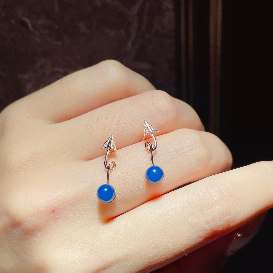 Boucles d'oreilles en ambre bleu dominicain incrustées d'or 18 carats, élégantes et sans effort - Bijoux