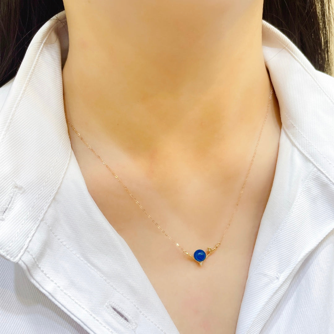 Exquisito Colgante de Ámbar Azul Dominicana Incrustado en Oro de 18K - Joyería Única