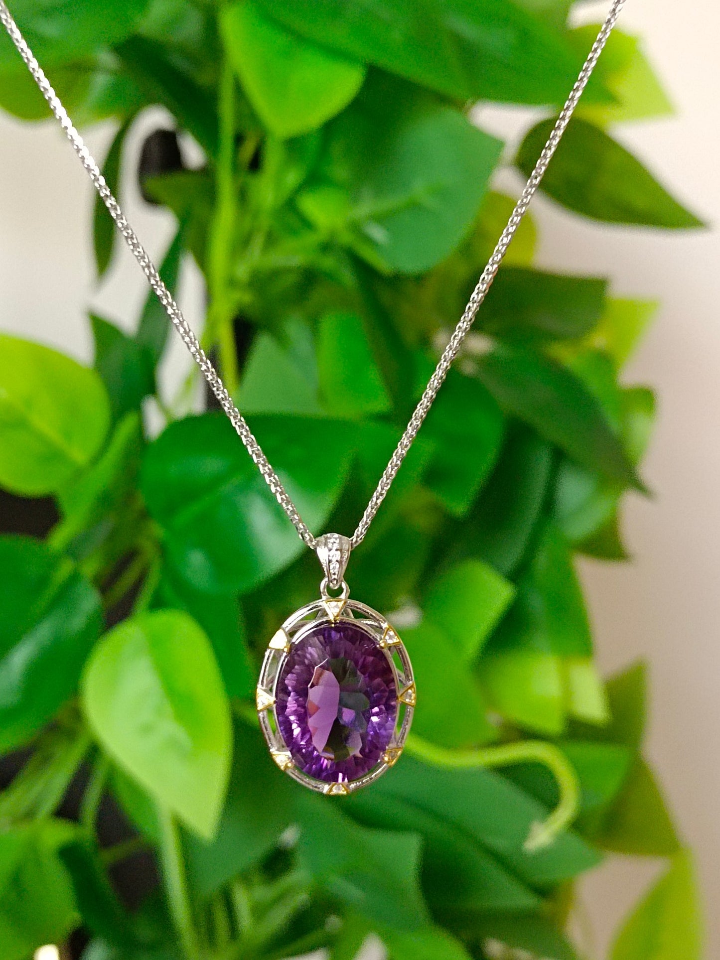Luxurious Natural Amethyst Pendant Jewelry - A Dazzling Statement of Elegance