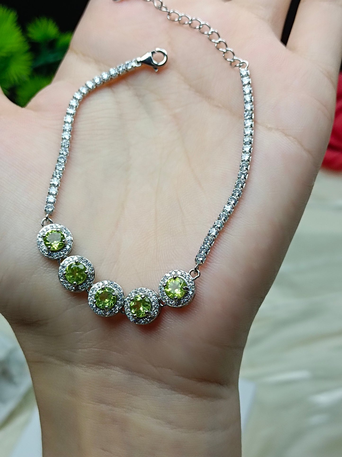 S925 Silver Embedded Peridot Bracelet - Unique Design Luxury Jewelry