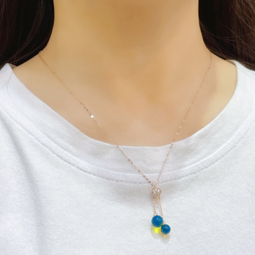 وصول جديد: قلادة من الكهرمان الأزرق الدومينيكي المضمنة بالذهب عيار 18 قيراط - مجوهرات رائعة