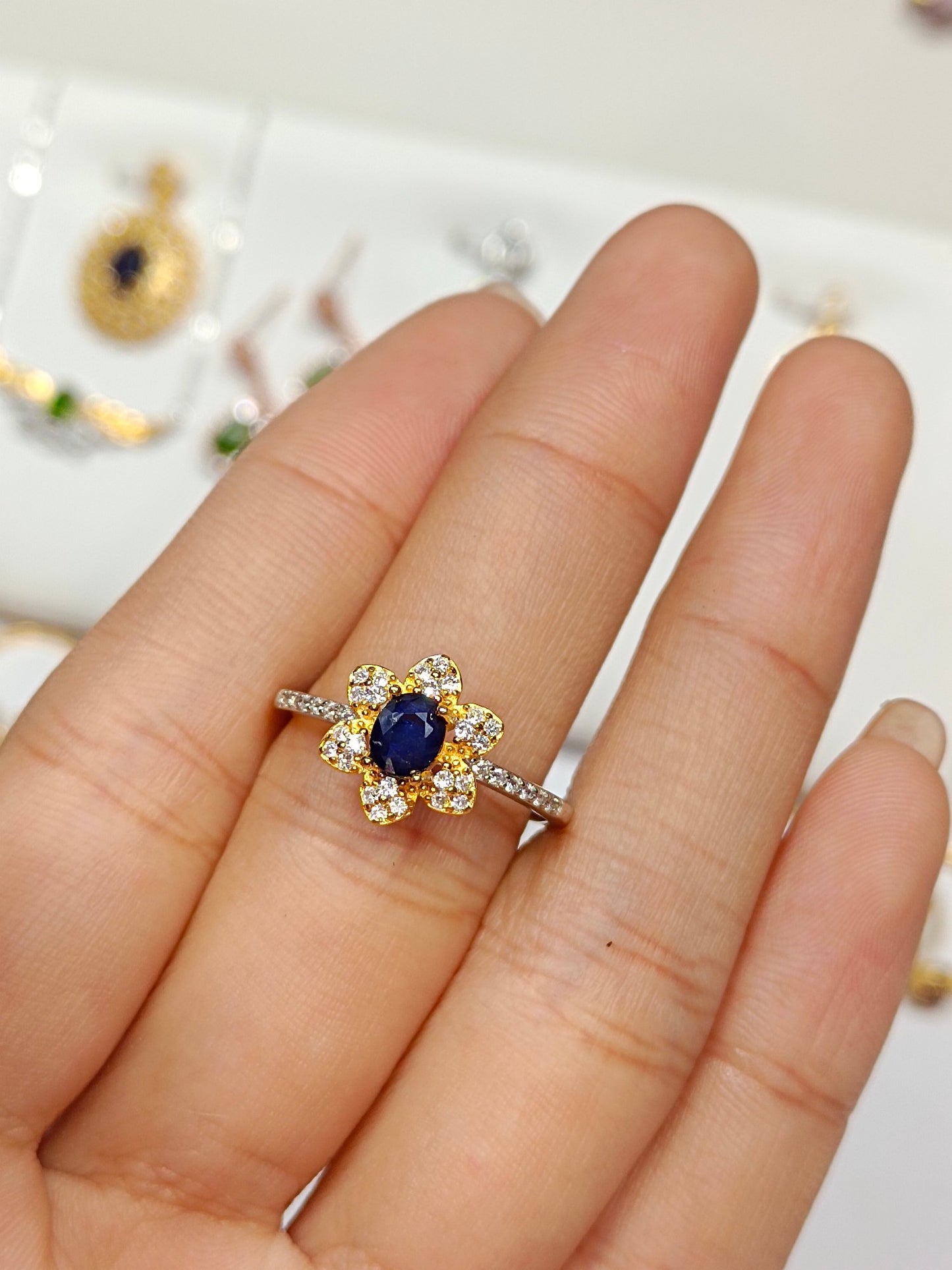 S925 Gümüş Ayçiçeği Safir Gömmeli Yüzük - Ayarlanabilir Takı