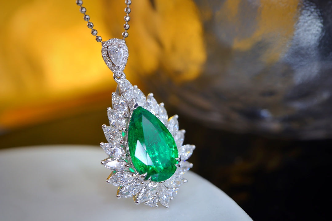 Emerald Pendant Jewelry -沃顿绿 High-Quality Vivid Sparkle