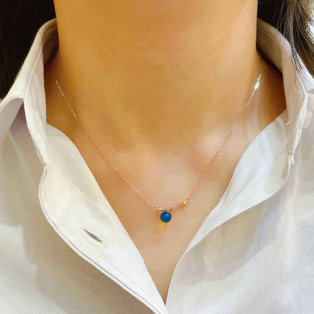 Her Günü Sevinçle Kucaklayın 💛 18 Ayar Altın Gömülü Dominik Mavisi Kehribar Kolye - Takı