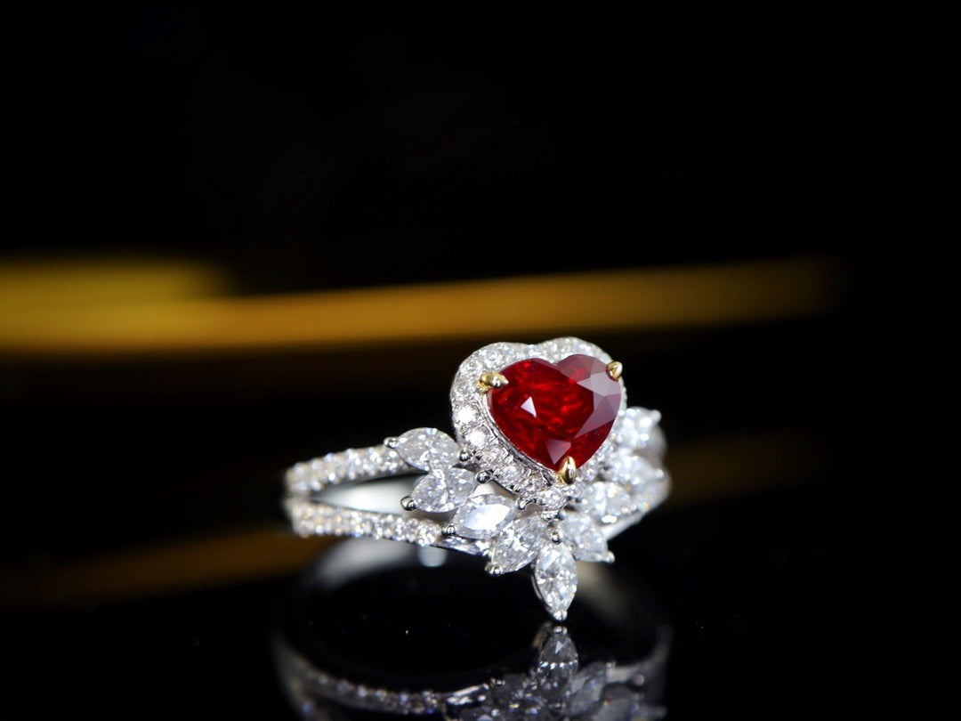 Onverwarmde Duivenbloed Ruby Ring - Hartvormige geslepen sieradenedelsteen