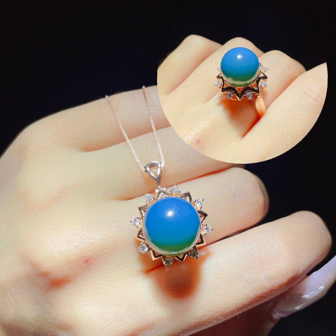 Pendentif en ambre bleu dominicain intégré en or 18 carats - Bijoux uniques pour l'amour
