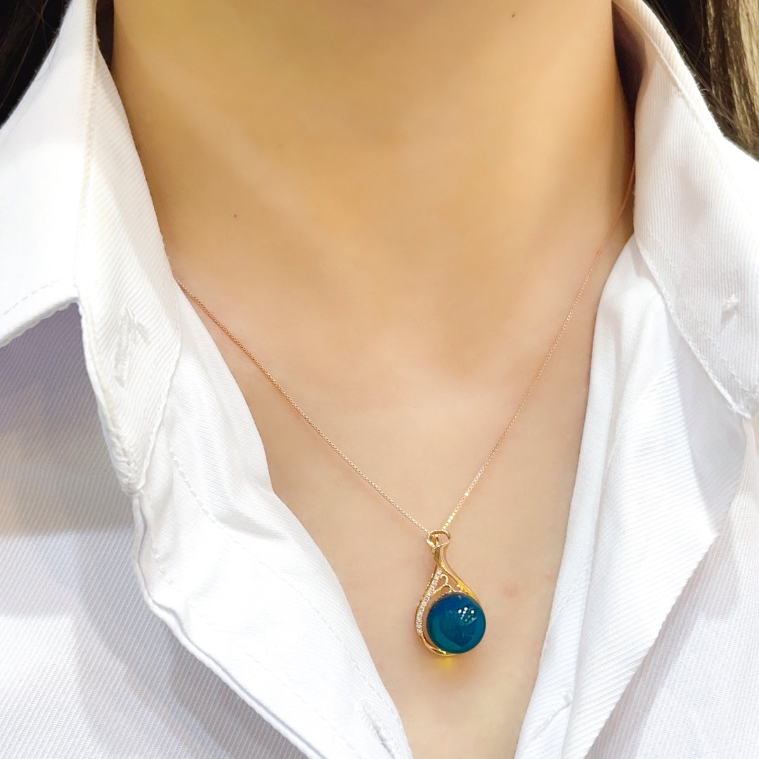 قلادة من الذهب عيار 18 قيراطًا مصنوعة من الكهرمان الأزرق الدومينيكاني - مجوهرات أنيقة