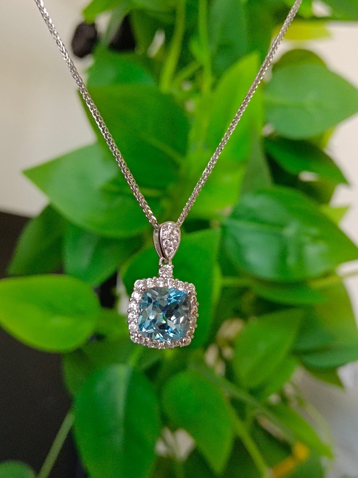 Exquisite Natural Swiss Blue Topaz Pendant - A Jewelry Must-Have