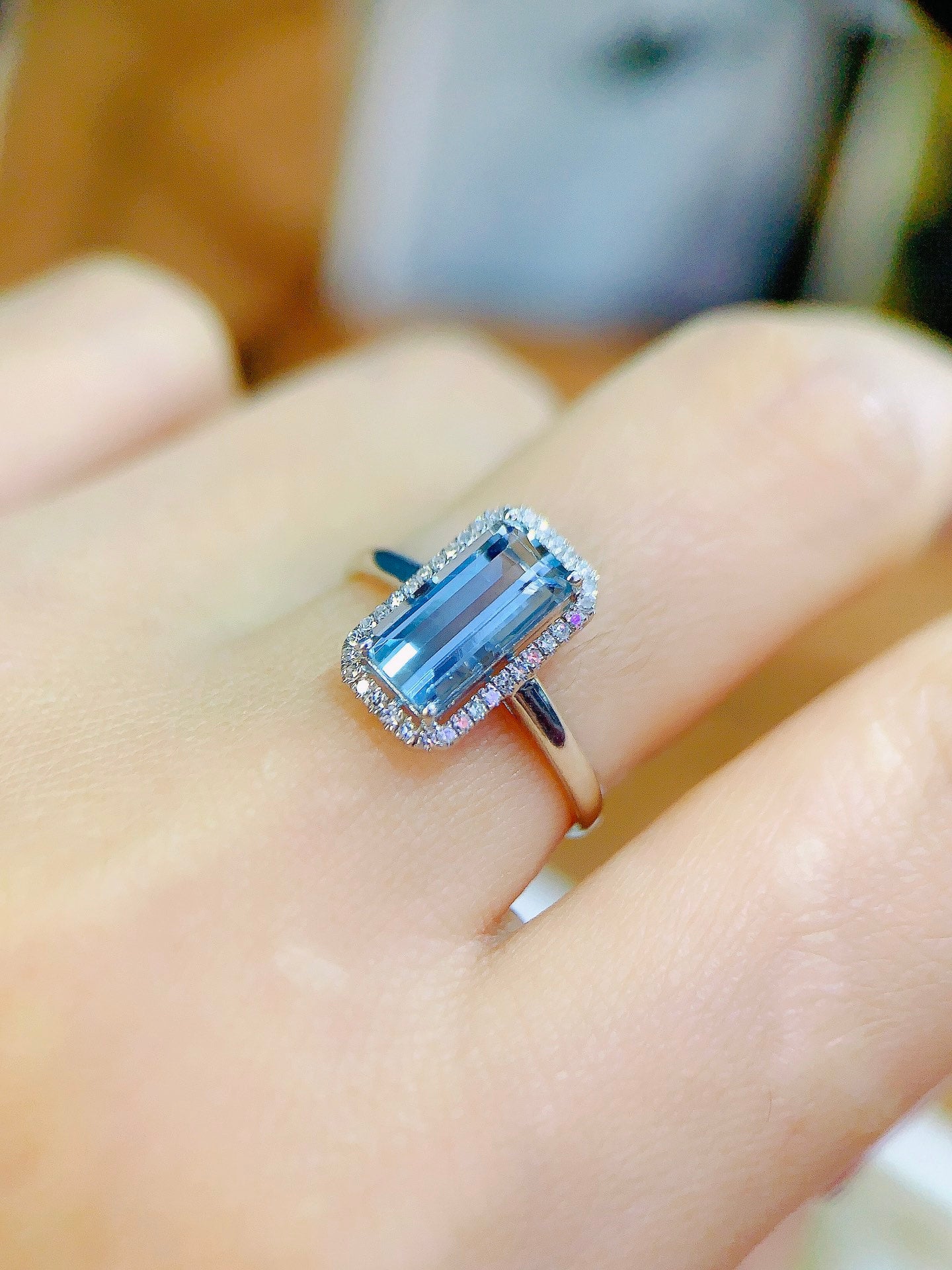 Elegant Aquamarine Ring - A Touch of Serenity in Jewelry