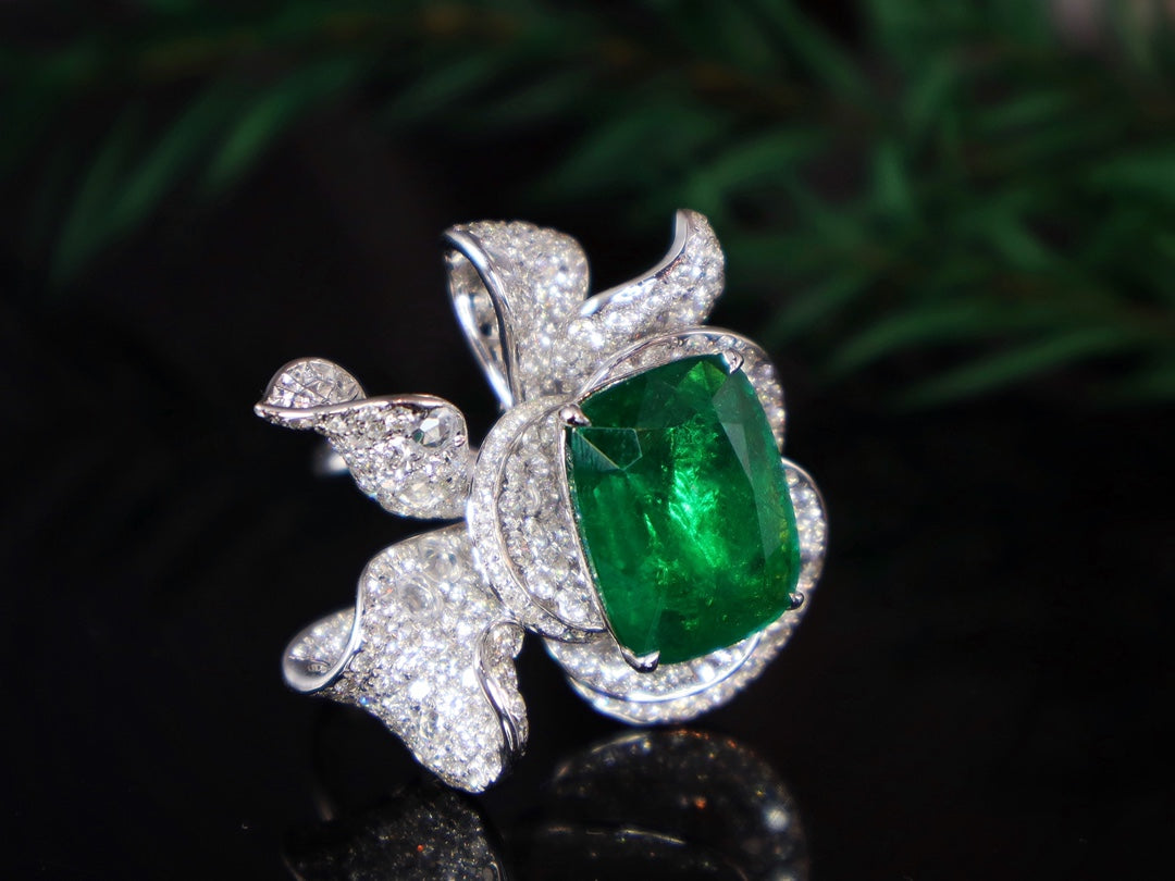 Emerald Green Jewelry: Exclusive Flower Design Ring/Pendant