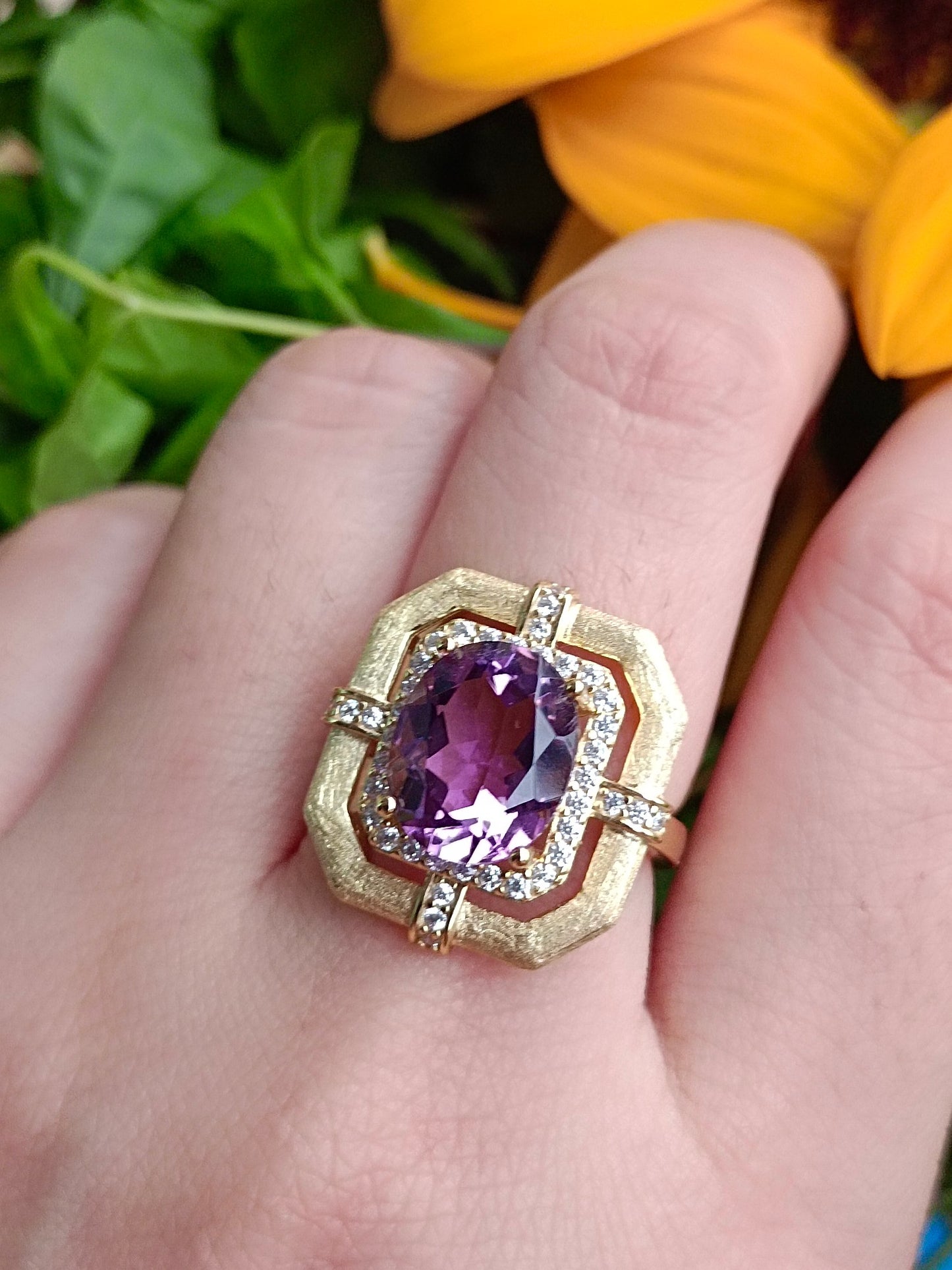 Luksuriøs naturlig ametystring - smykker for eleganse og stil