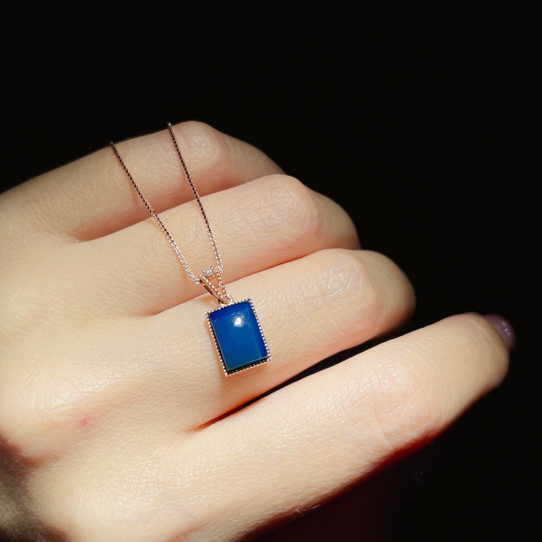 Eksklusiv lansering: 18K gull innebygd Dominican Blue Amber Pendant - Luksussmykker