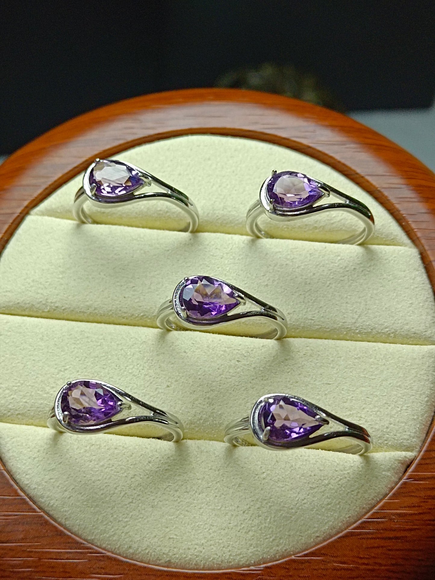 Prachtige natuurlijke amethist druppelring - een must-have voor sieraden