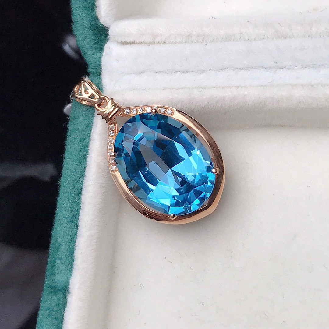 Natural Topaz Pendant Jewelry with 18K Gold and Diamond Accents