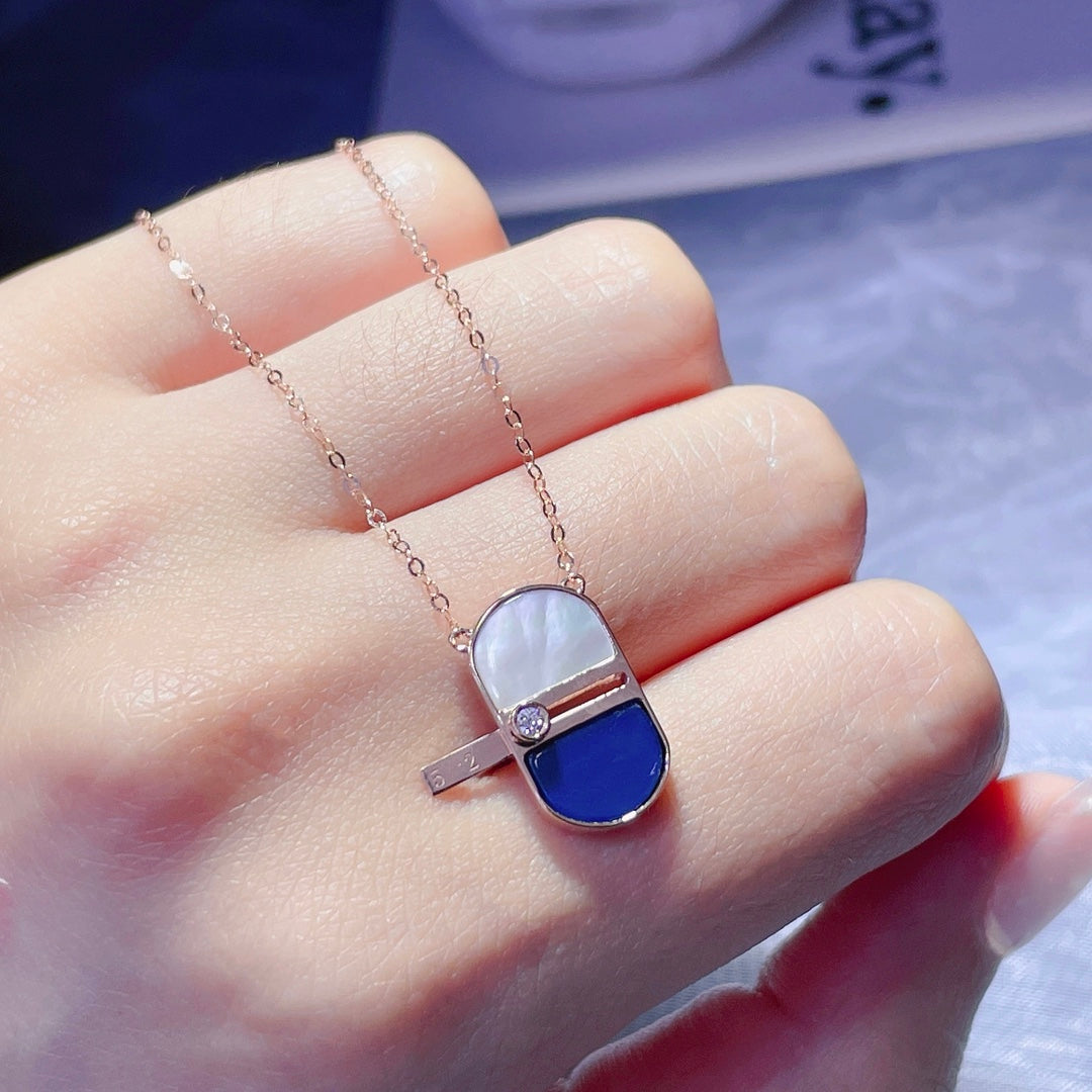 Yeni Gelen: 18 Ayar Altın Gömülü Dominik Mavisi Kehribar Kolye - Benzersiz Takı