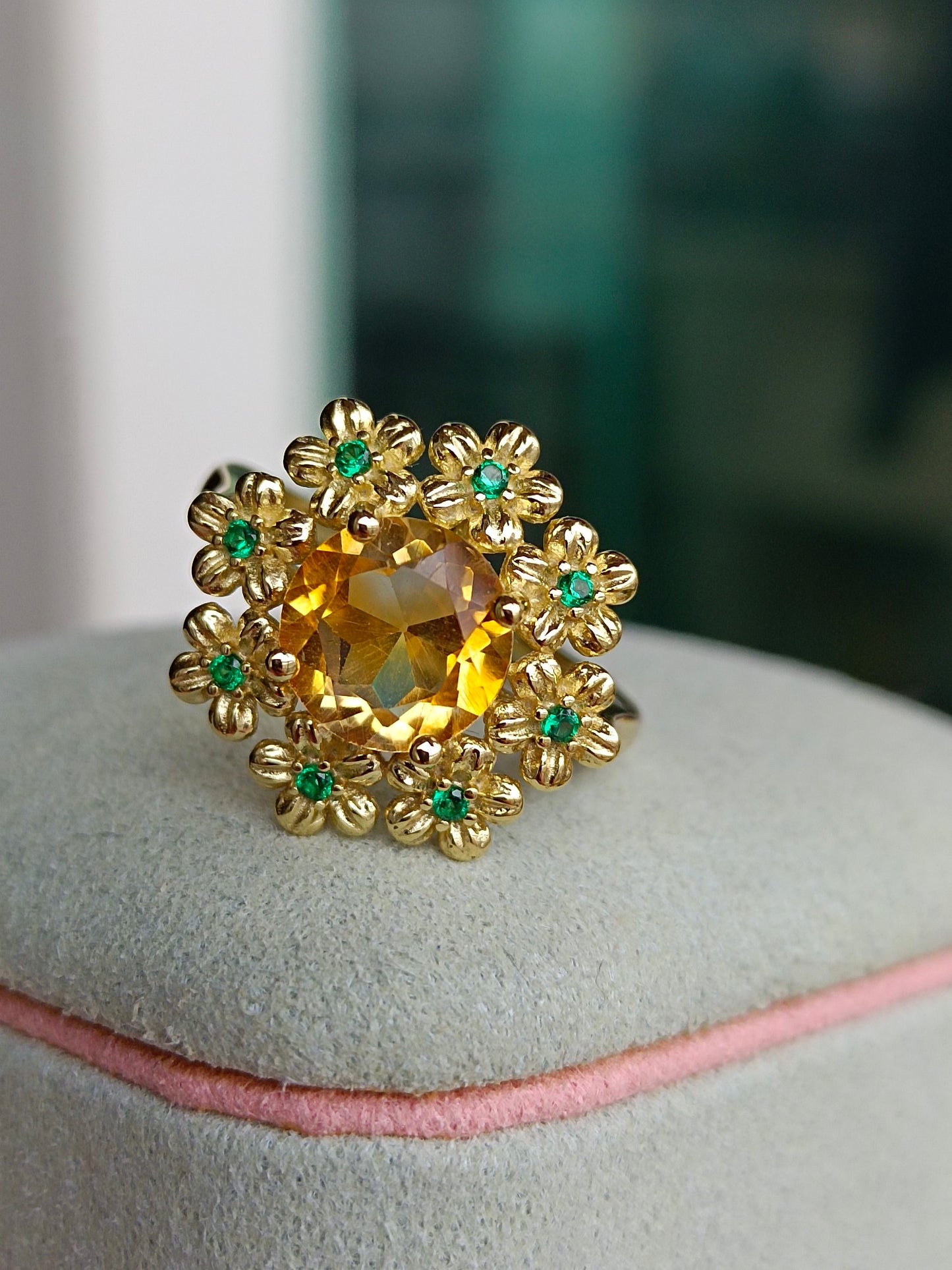 Squisito anello con fiore di prosperità citrino naturale - pezzo di gioielleria unico