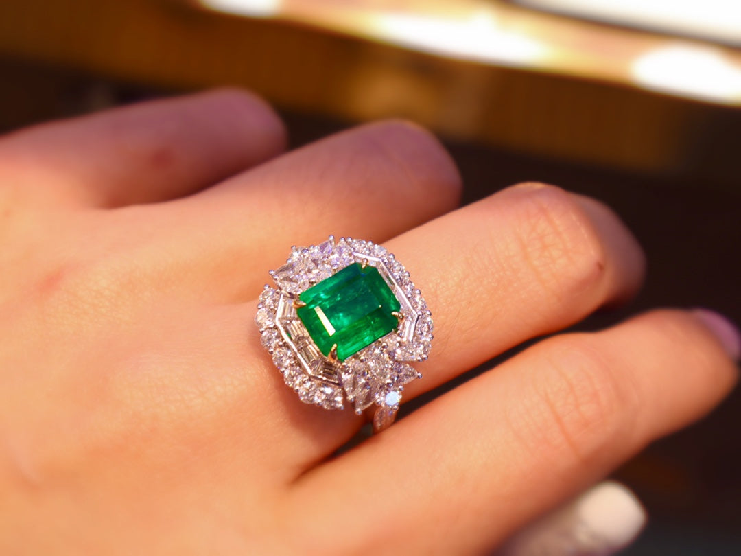 Emerald Ring - Luxe VVG met GILD-certificaat, een juweelwonder