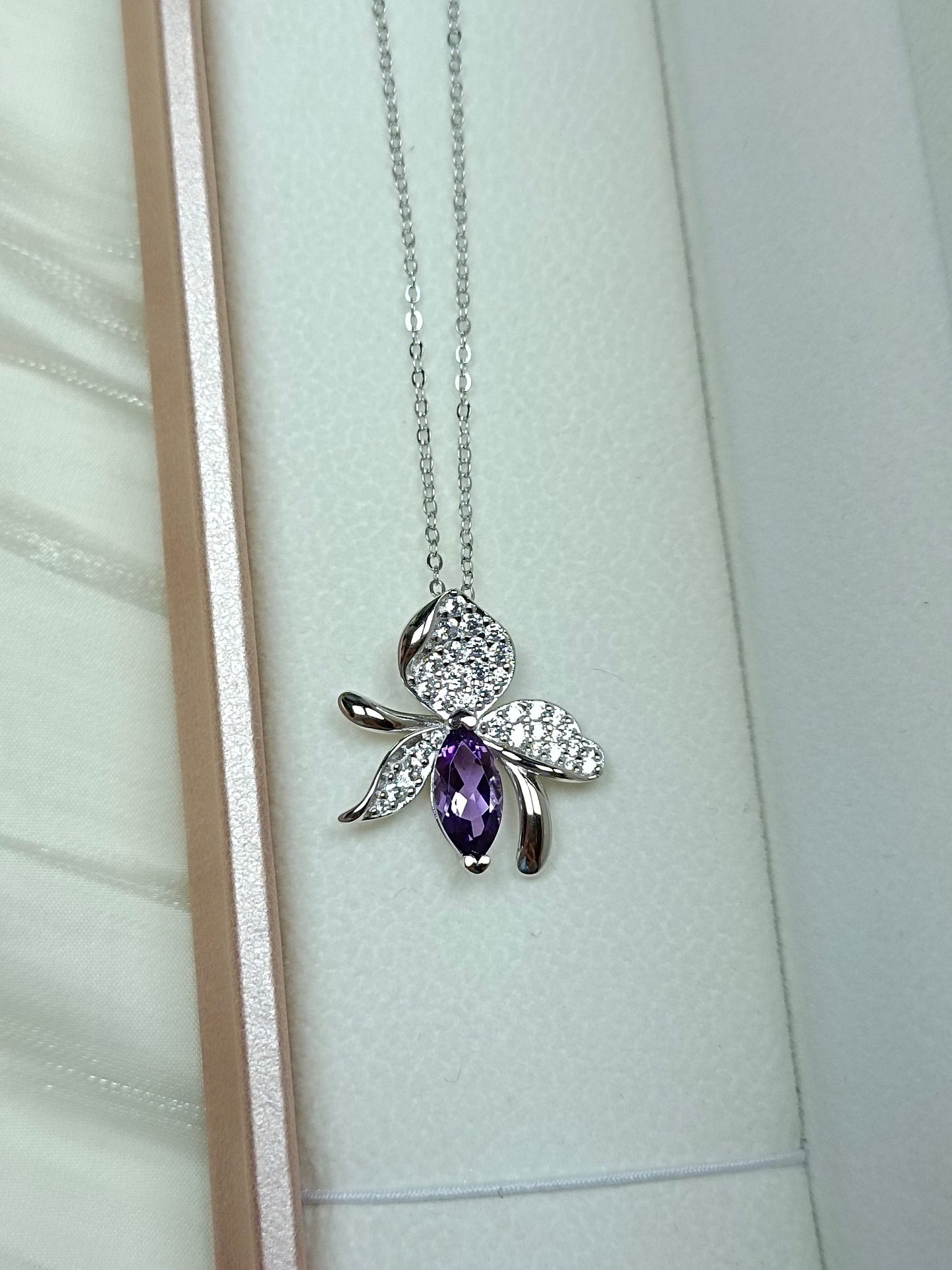 Eleganti gioielli con ciondolo giglio di ametista in argento sterling S925