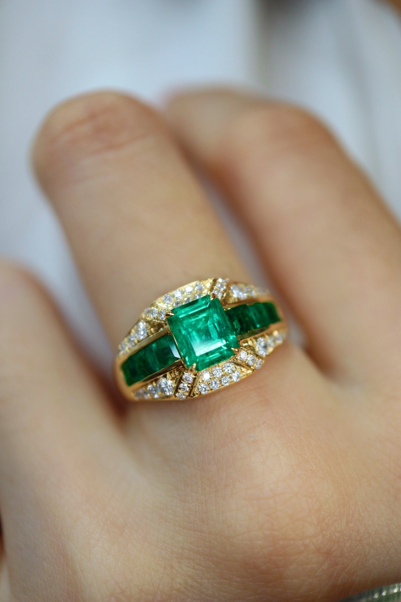 Vintage-stijl smaragdgroene ring - een luxueus sieraad