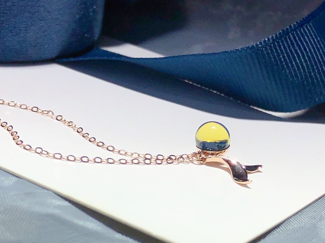 मरमेड प्रिंसेस 18k गोल्ड डोमिनिकन ब्लू एम्बर पेंडेंट - आकर्षक आभूषण