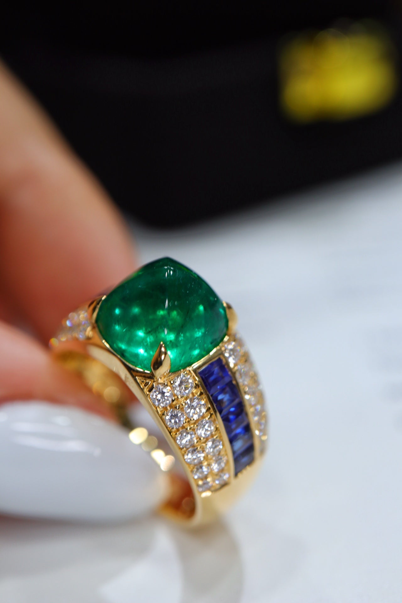 Artdeco Heavy Craftsmanship Zambian Sugarloaf Smarald Inel 4.02ct - Bijuterii premium