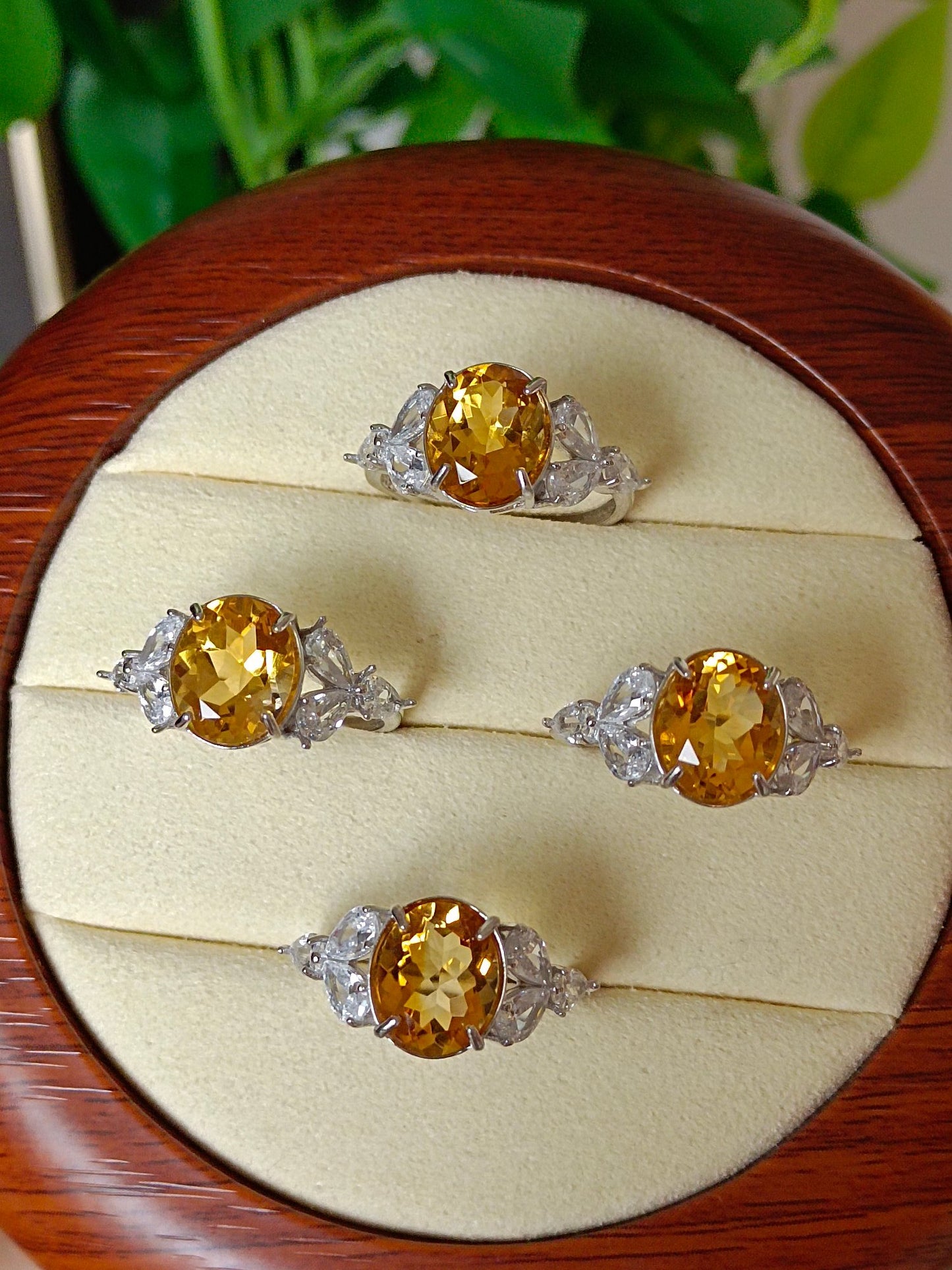 Anello con citrino giallo autentico: gioielli eleganti per ogni occasione