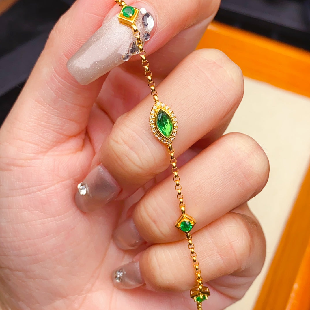 Elegant Autumn's Choice: Emerald Bracelet - A Touch of Luxury Jewelry
