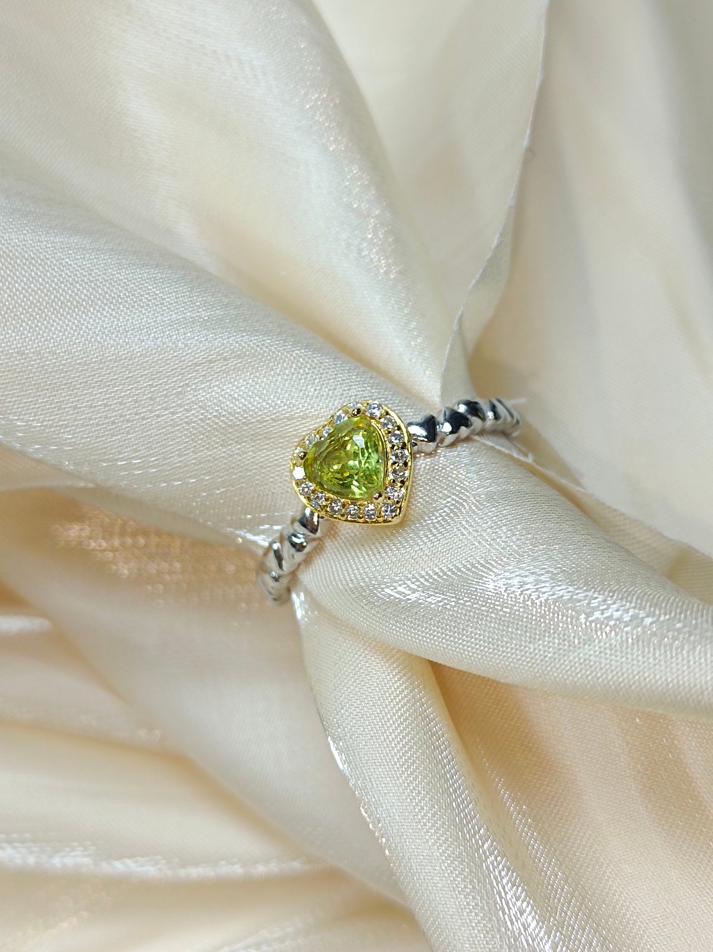 Inel elegant cu peridot în formă de inimă încorporat din argint S925 - Bijuterii de modă