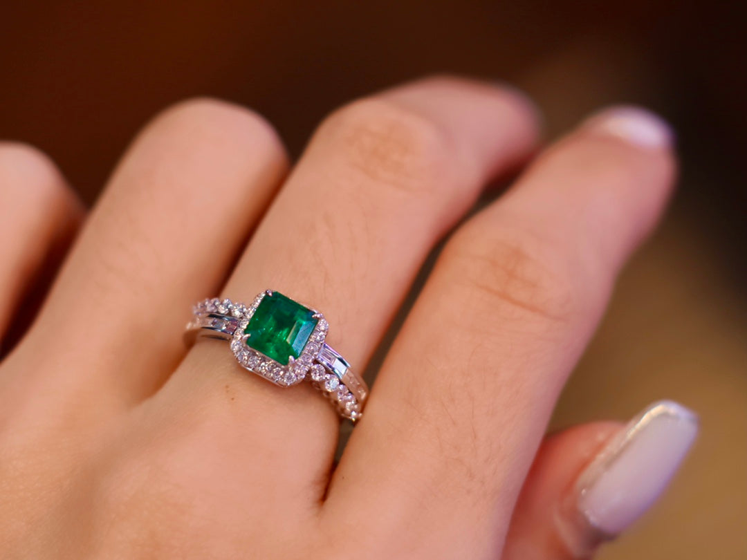 Exquisite Emerald Ring Jewelry - A Masterpiece of Nature and Craftsmanship