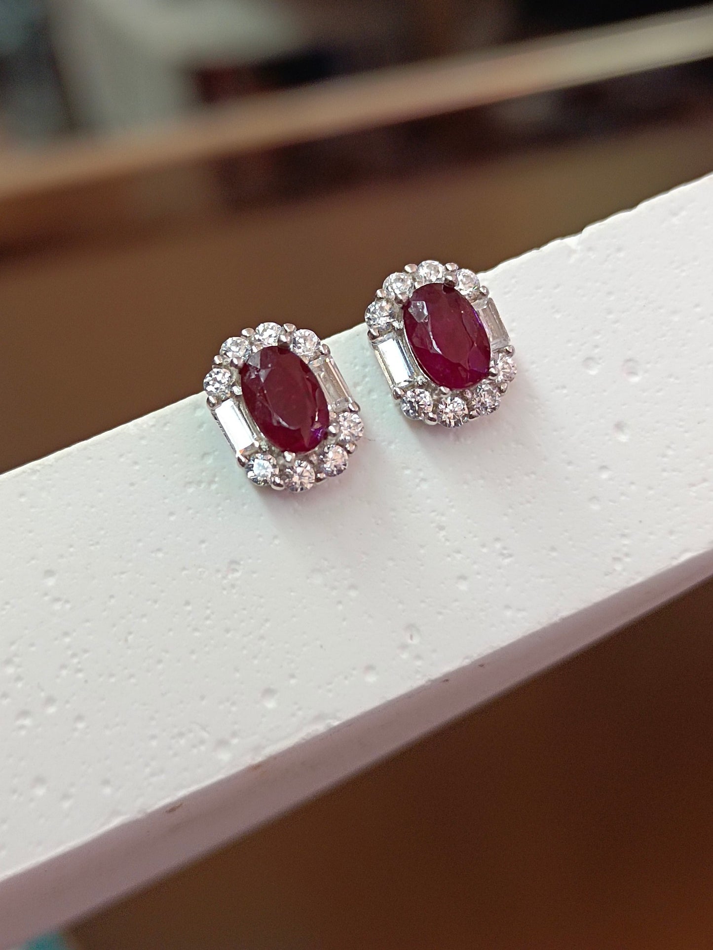 S925 Silver Embedded Ruby Earrings - Elegant Jewelry Piece