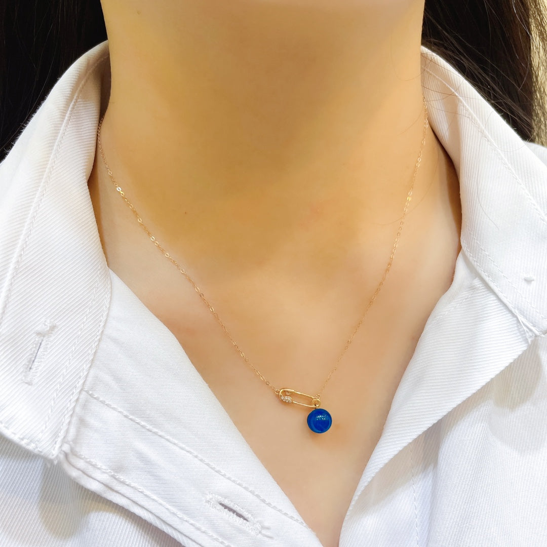 Zarif 18 Ayar Altın Gömülü Dominik Mavisi Kehribar Kolye - Her Zarif An için Takı