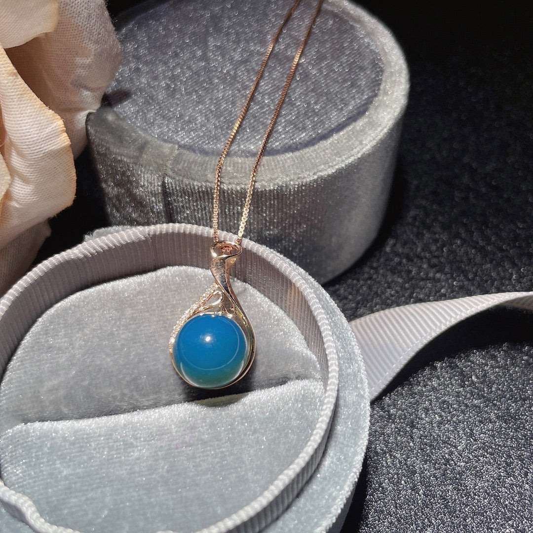 Pendentif en ambre bleu dominicain intégré en or 18 carats - Bijoux Be a Joyful Girl « Anytime »