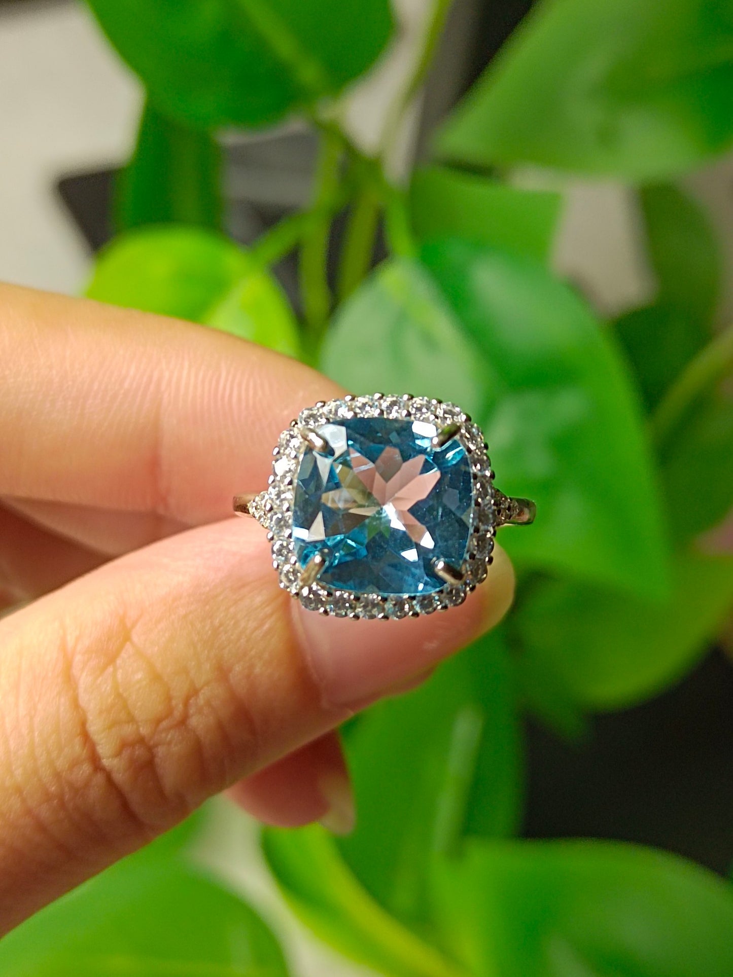 Exquisite Natural Topaz Ring - Pure Elegance in Jewelry