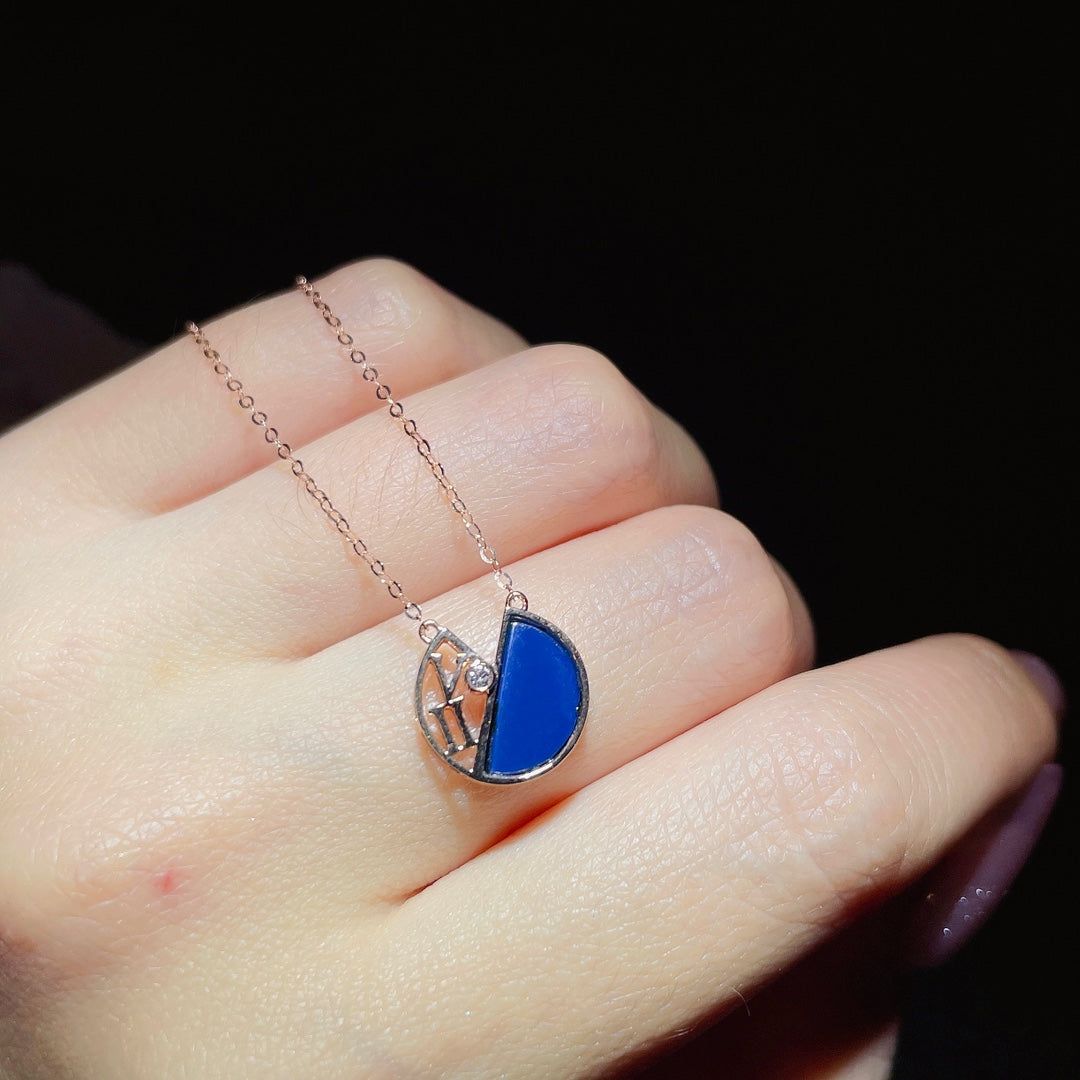 18k gull Embedded Dominican Blue Amber Pendant - Embrace Everyday Joy