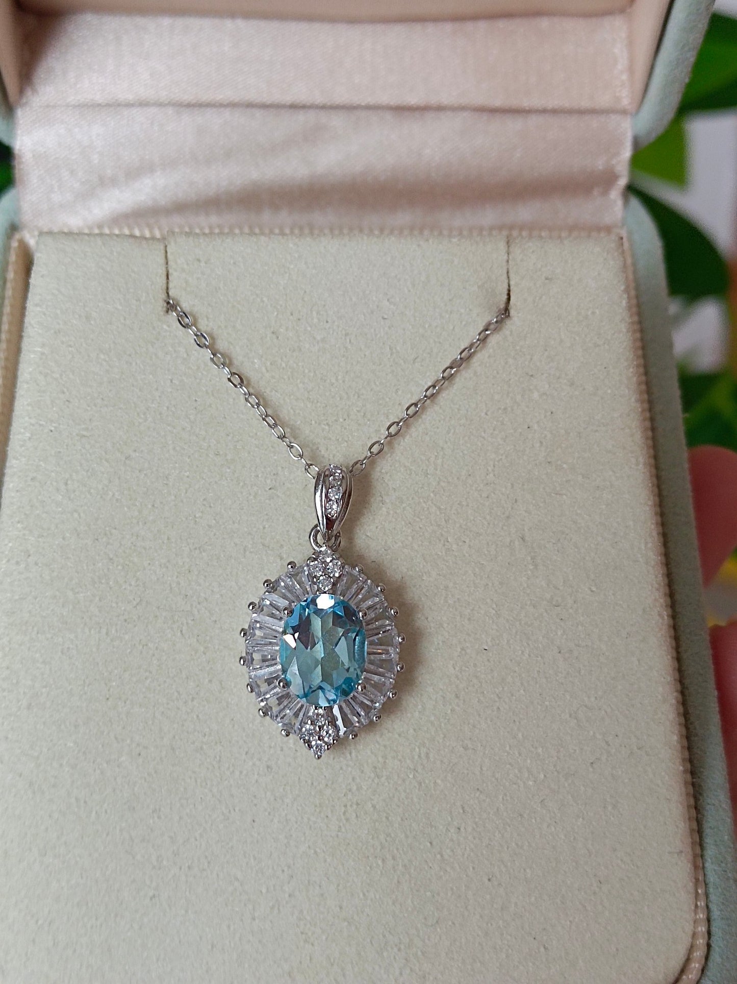 Naturlig Topaz-anheng - Elegante og subtile smykker for daglig bruk
