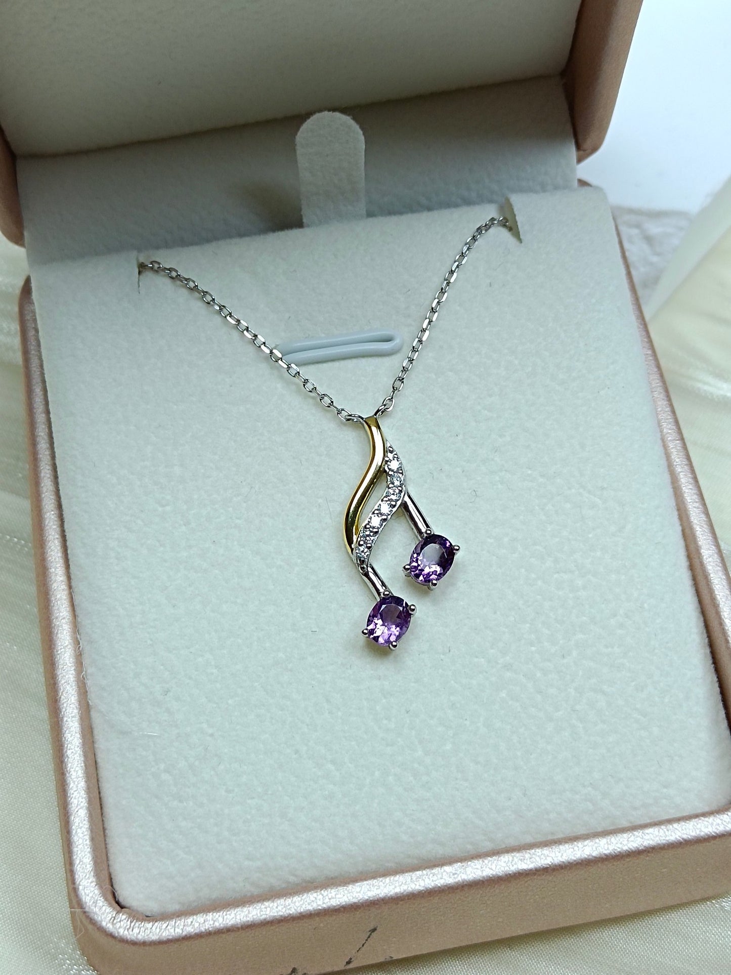S925 Sterling Sølv Innebygd Ametyst "Musical Note" anheng med 18K gullteknikk - Unike motesmykker