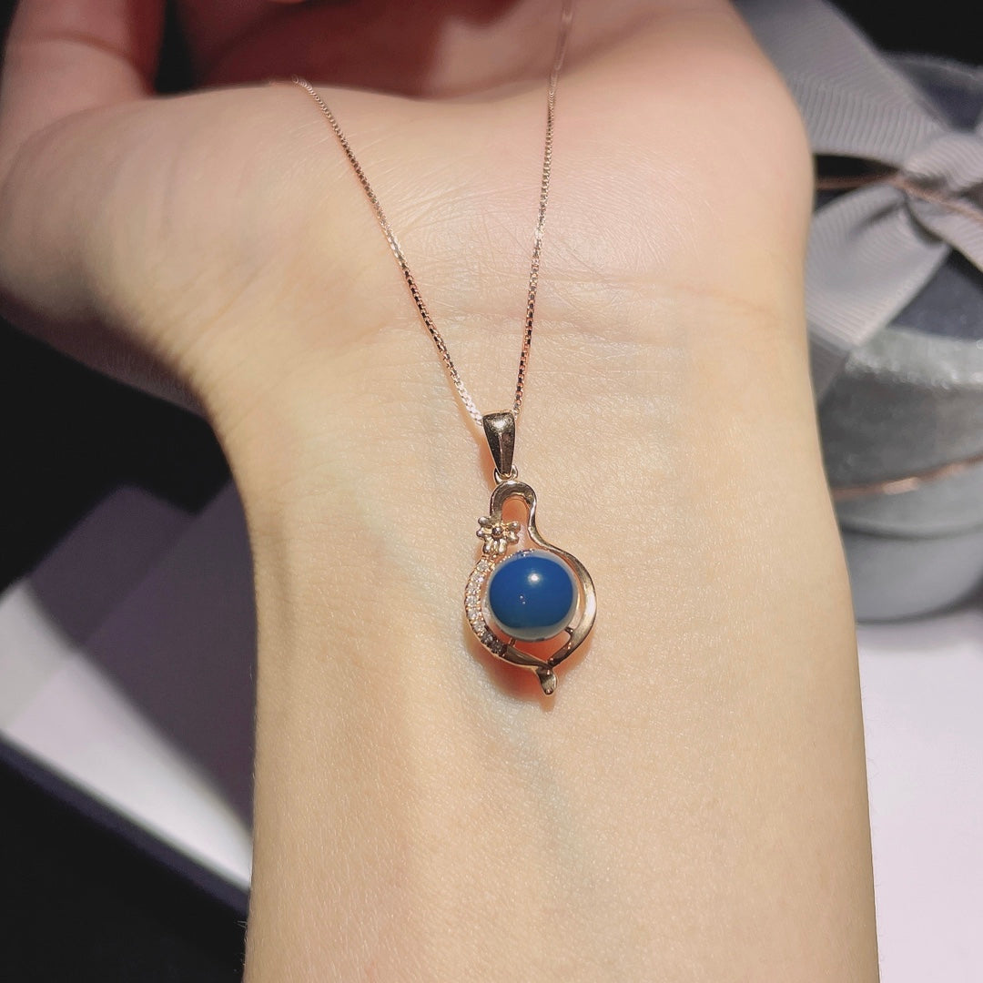 Liontin Kuning Biru Dominika Tertanam Emas 18K - Perhiasan Elegan untuk Impian Musim Gugur