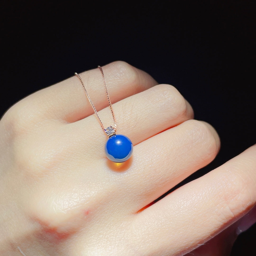 Nouveauté exclusive : Pendentif en ambre bleu dominicain incrusté d'or 18 carats - Bijoux de luxe