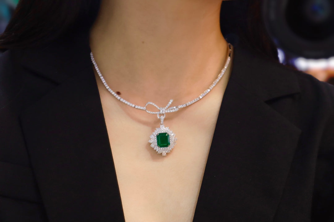 Emerald Jewelry Marvel: 7,63 ct Waton groene smaragd ketting