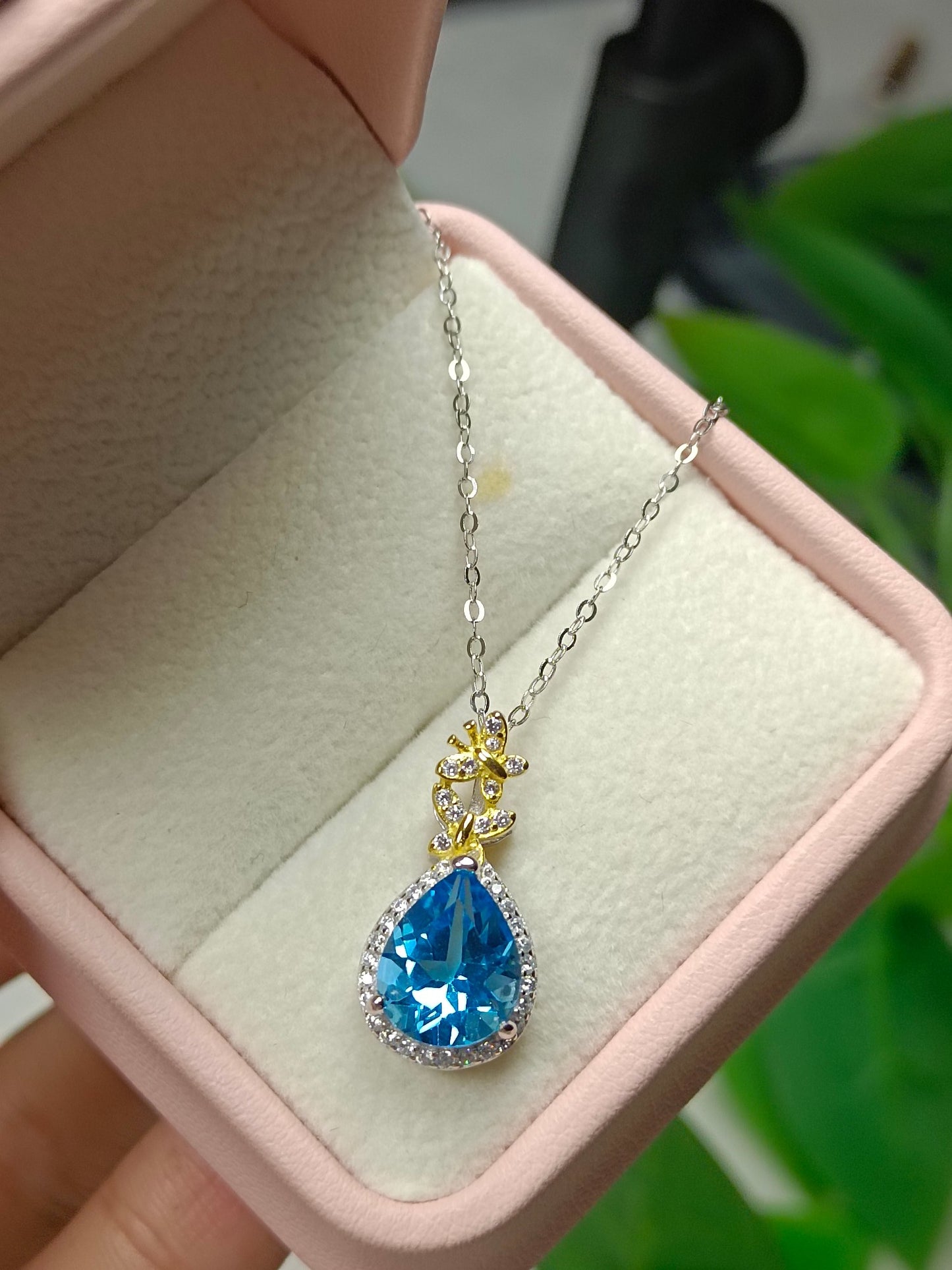 Elegant Natural Topaz Water Drop Pendant Jewelry