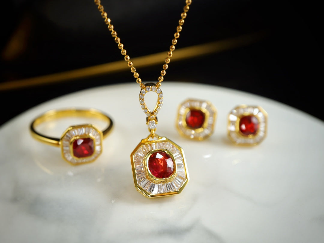 Güvercin Kanı Kırmızı Yakut Kolye - Premium Moda Takı