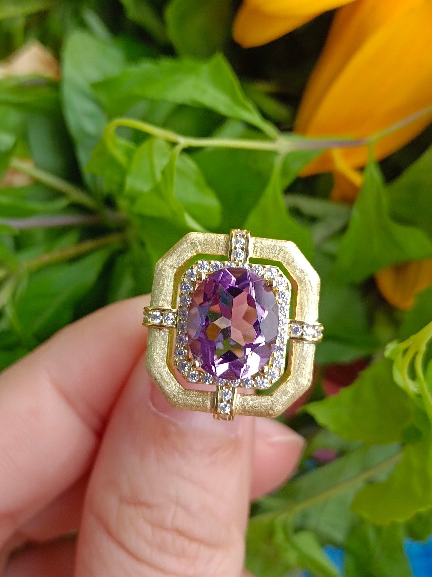 豪華な天然アメジストリング - エレガントなジュエリー職人技