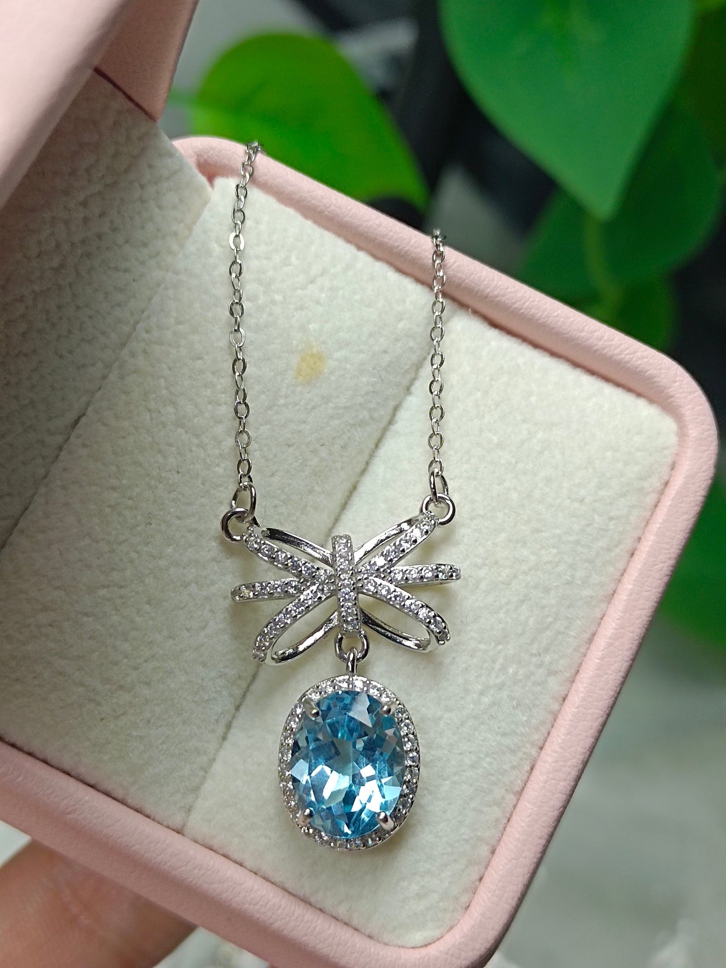 Unique Topaz Bowknot Necklace - Enchanting Jewelry for the Youthful Spirit