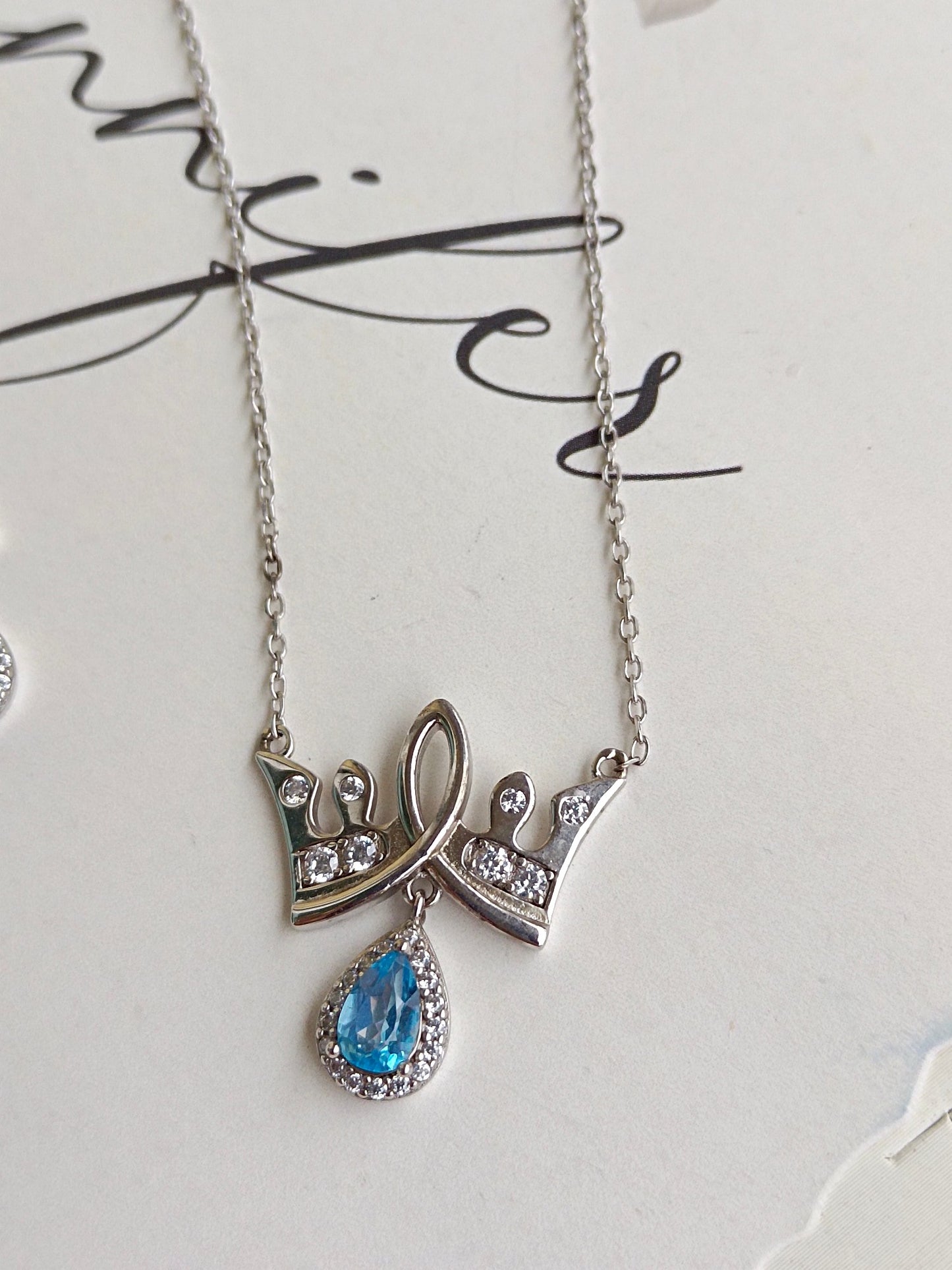Natuurlijke Topaas Kroonketting - Een symbool van geluk in sieraden