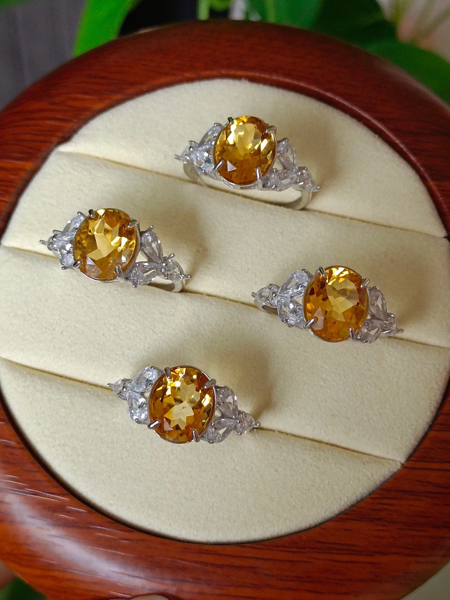 Anello con citrino giallo autentico: gioielli eleganti per ogni occasione